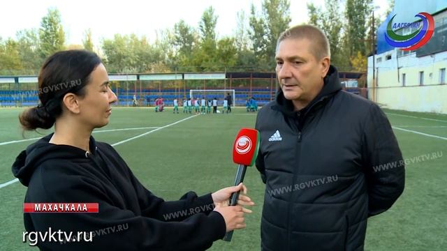 Страна отмечает день тренера смотреть онлайн