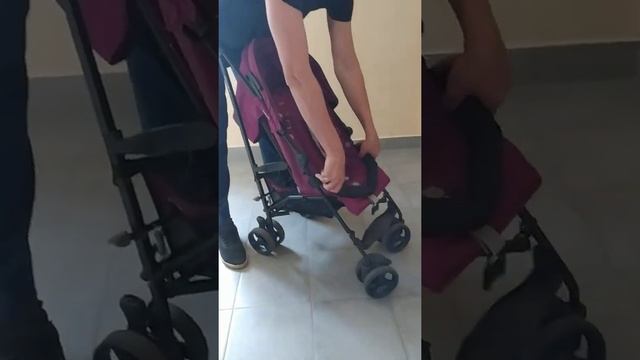 Коляска-трость Inglesina Swift смотреть онлайн