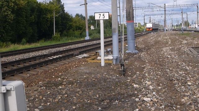 ЭД9э-0015 прибывает на станцию Нижний Новгород Сортировочный смотреть онлайн