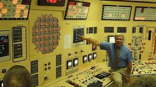 Nuclear power plant control room during simulated emergency shutdown смотреть онлайн