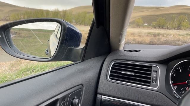 Автоматическое опускание зеркала при движении задним ходом. Скрытые функции Volkswagen Jetta, Tigua смотреть онлайн