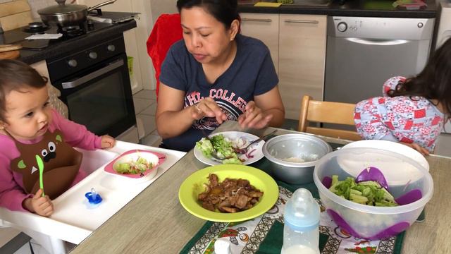Cooking Filipino Pork Steak + Green Salad | Pinoy Pork Steak Mukbang with Filipino Kids смотреть онлайн
