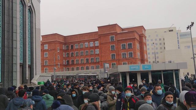 ЧТО ПРОИСХОДИТ ТУТ?? ОЧЕНЬ МНОГО смотреть онлайн