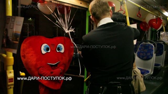 Сюрприз на годовщину свадьбы с лезгинкой в центре города от Игоря Мгеладзе для его супруги Оли смотреть онлайн