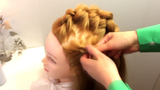 Причёска объемная коса в школу топ легкая прическа на 1 сентября DIY смотреть онлайн
