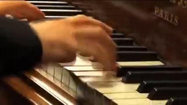 Neuburger - Bach English Suite n°2 смотреть онлайн