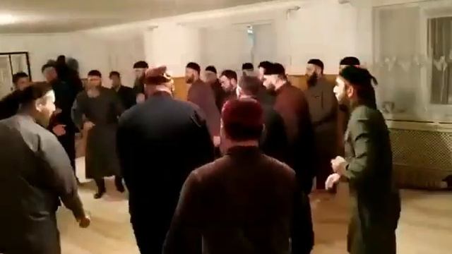 ✅Я не виню того человека, который не знает что значит этот зикр, не всякому дана любовь Всевышнего! смотреть онлайн