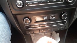 Шкода Рапид не работает обдув. Не работает подогрев сидений. Не работают фары.