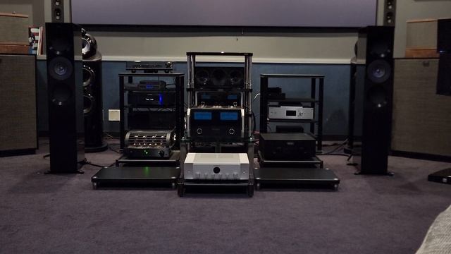 Primaluna Evo 400 paired with KEF Reference 3 Marantz SA-10 and Bluesound Node X sound demo смотреть онлайн