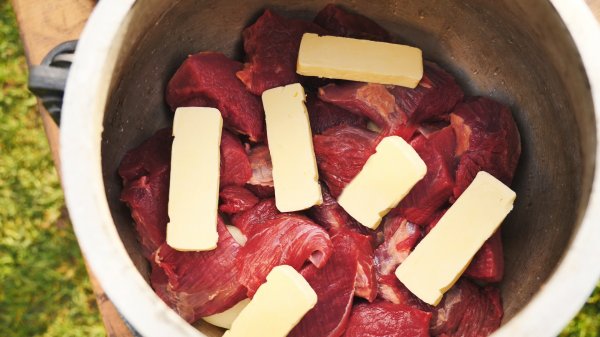 Рецепт говядины из СССР. Мясо по-кремлевски в афганском казане