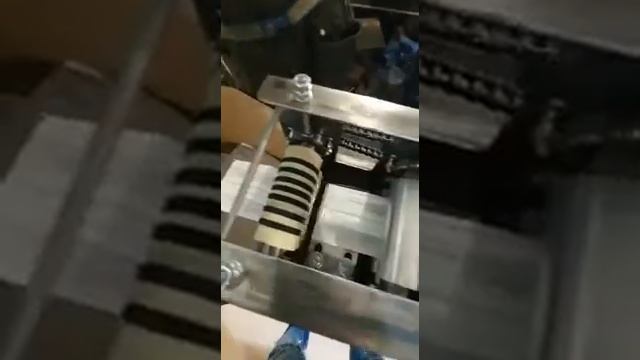 Видео работы линии по производству медицинских масок. смотреть онлайн