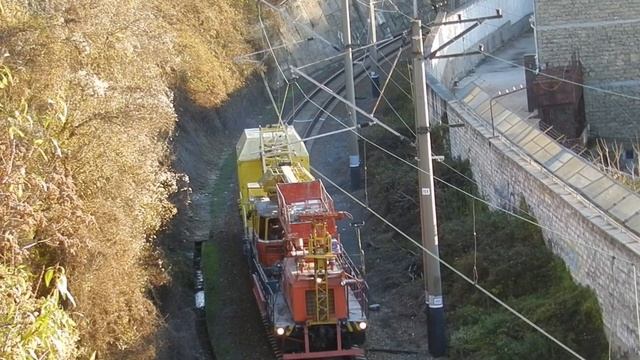 Автомотриса АДМ 043 и буровая машина БМ-700 в Севастополе смотреть онлайн