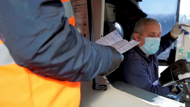 Соблюдение масочного режима проверяют в общественном транспорте Владивостока смотреть онлайн