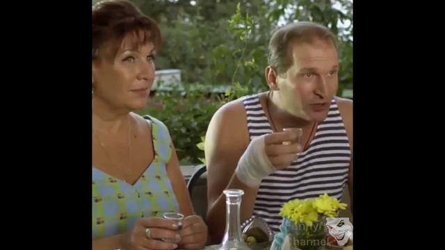 Почему стоит пить когда жарко #shorts смотреть онлайн