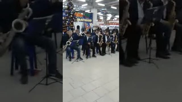 Муниципальный духовой оркестр г. Сальск смотреть онлайн