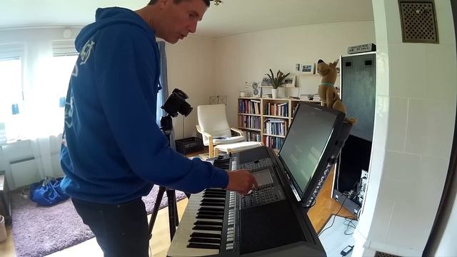 Yamaha PSR-S970 Demo & Review 06 - Tyros & PSR external monitor, firmware upgrade and Woody rants! смотреть онлайн