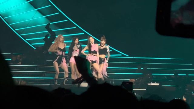 Blackpink - Pretty Savage fancam at Coachella Weekend 1 4/15/23 смотреть онлайн