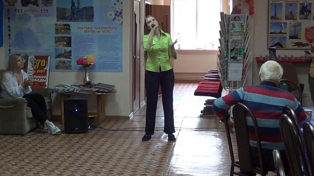 Таня Иванова - "Комсомольцы - Добровольцы" (msomol volunteers, 共青团志愿者)-кавер Евгений Долматовский!! смотреть онлайн