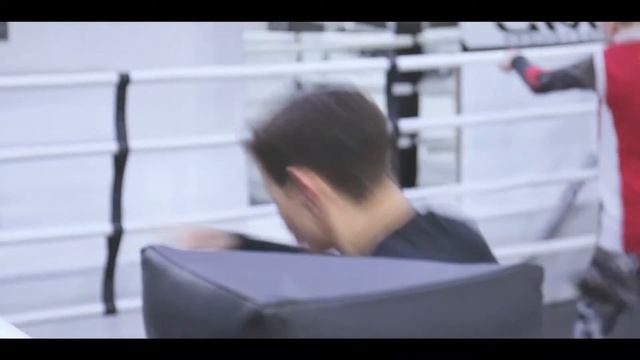Работа в клинче. Тайский бокс в "GM GYM" смотреть онлайн