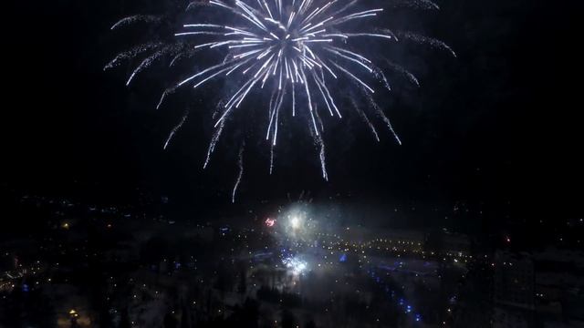 Новогодний фейерверк в Томске смотреть онлайн