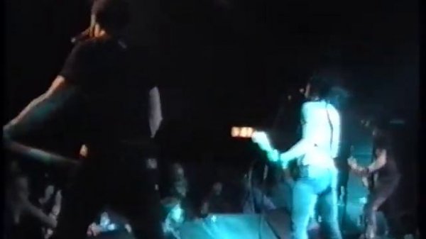 The Distillers - Live Full Set SO36 Berlin 2001 December Brody Dalle