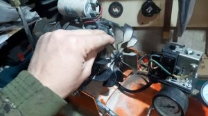 Компрессор сбрасывает давление при отключении. Ремонт поршневого компрессора.