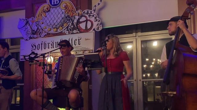 Bavarian band with fake Angus Young | Bavarian bands for hire worldwide смотреть онлайн