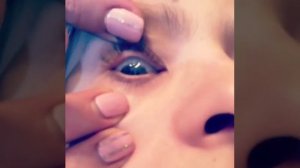 Как надеть контактную линзу ребёнку. how to put on a contact lens for a child