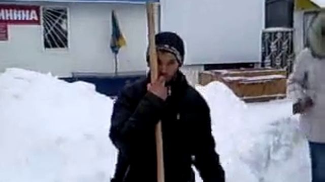 Славик с лопатой. г.Аксай смотреть онлайн