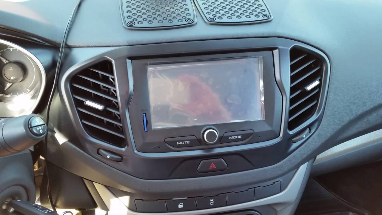 ПРОект Веста Плутон Наклеиваем защитную плёнку на дисплей мультимедиа Весты смотреть онлайн