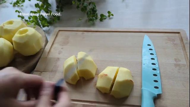 Apple Crumble Cake Delight: Pudding Infused Joy.