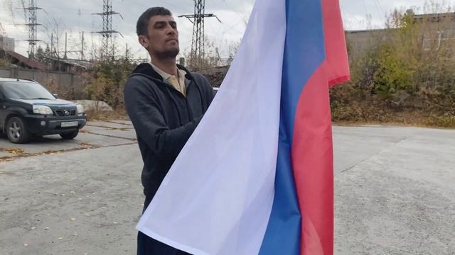 Как закрепить и поднять флаг на флагштоке с подъемным механизмом (флаг на мачте) смотреть онлайн