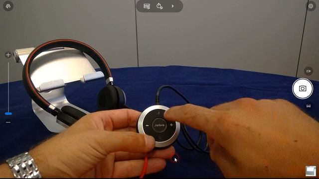 Jabra Evolve 40 UC. Conexión terminales Mitel 6867 y 6869 смотреть онлайн
