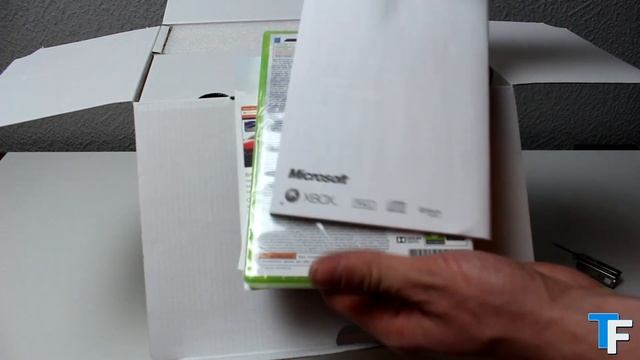 Xbox 360 Slim Forza 4 + Skyrim Bundle Unboxing смотреть онлайн