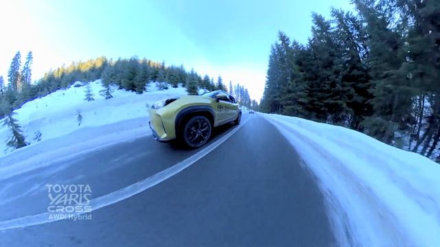 2022 Toyota Yaris Cross AWDi Hybrid 4*4 driving experience on Transalpina road 4K video смотреть онлайн