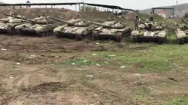 Бойцы ВС Азербайджана продемонстрировали захваченные трофеи захваченные у ВС Армении смотреть онлайн