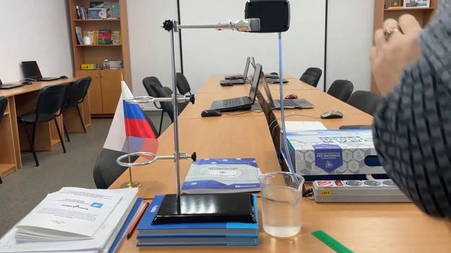 Закон Паскаля. Определение давления жидкости | Цифровые лаборатории | Z.Labs смотреть онлайн