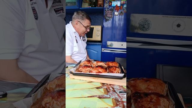 Куриные бёдра в духовке. смотреть онлайн