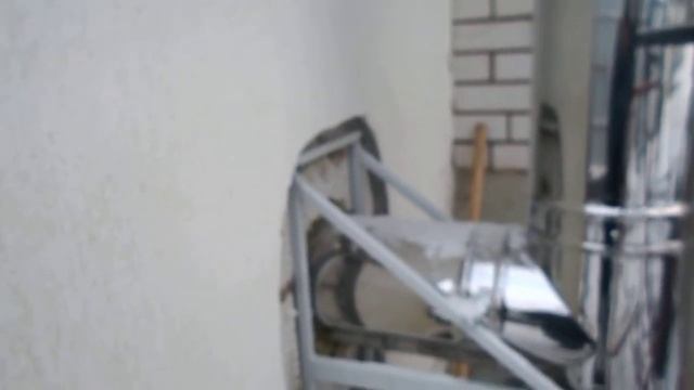 Котел отопления чугунный Viadrus. Сэндвич дымоход по фасаду..Крепление к газобетону усиленное 20*4 смотреть онлайн