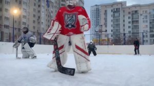 Тренировка вратарей на открытом льду