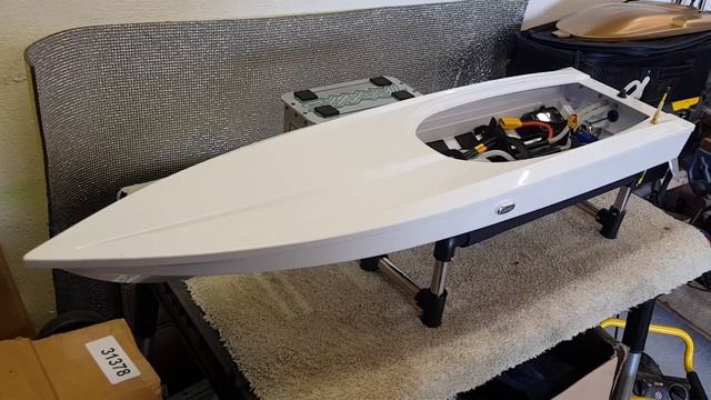 Traxxas Spartan RC boat build overview смотреть онлайн
