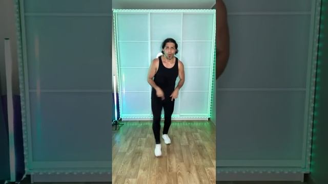 Урок Аэробика для начинающих легкий танец для всех смотреть онлайн