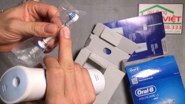 Tăm Nước Không Dây Oral-B Aquacare 4