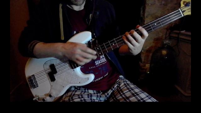 Tapping on Squier Vintage Modified Precision Bass (Etude 7 from Charles Berthoud & Jim Stinett) смотреть онлайн