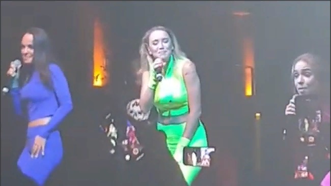 Серебро @ Grand Park Kemer (Турция) (01.05.19) Выступление - 1° часть смотреть онлайн