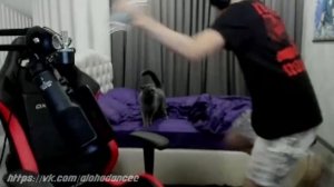 Alohadance(Алоха) дико флексит под "Увезите меня на дипхаус". Сошел с ума после 20 часового стрима.