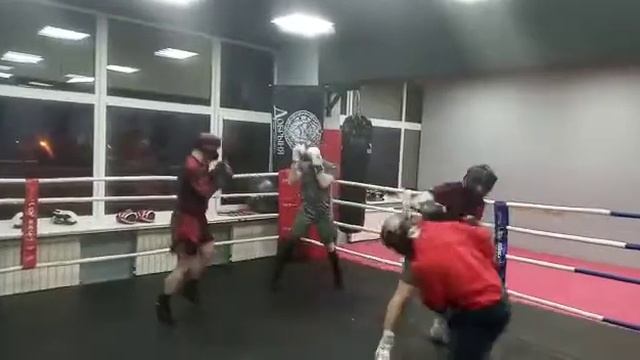 Тренировка по боксу в Тушино на Планерной в клубе "Добрыня" смотреть онлайн