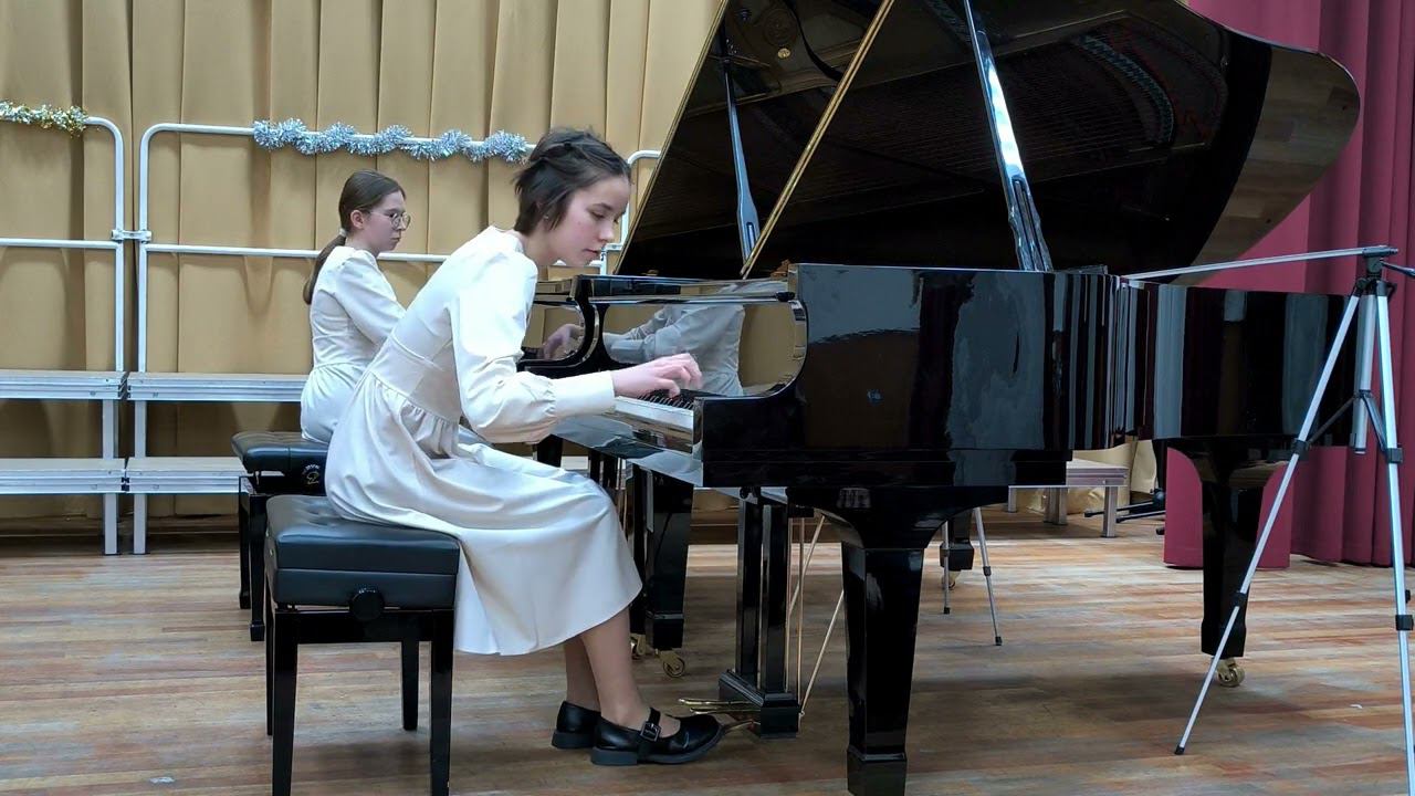 23. А. Цфасман - «Снежинки» из «Джазовой сюиты». Исп. Соловьёва Екатерина и Мелехова София смотреть онлайн