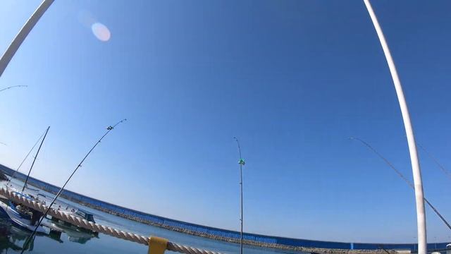 8.03.2k19 Адлер. Ловля кефали(чуларка,сингиль, джуралка, чуварка,журалка) на чёрном море на крышку смотреть онлайн