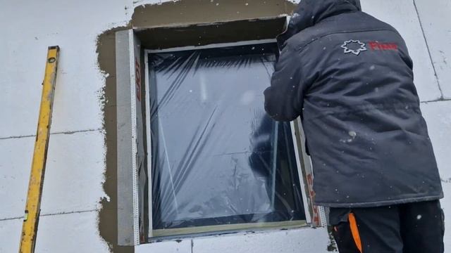 Будни фасадчика,6 часть.Ставим углы,делаем откосы.